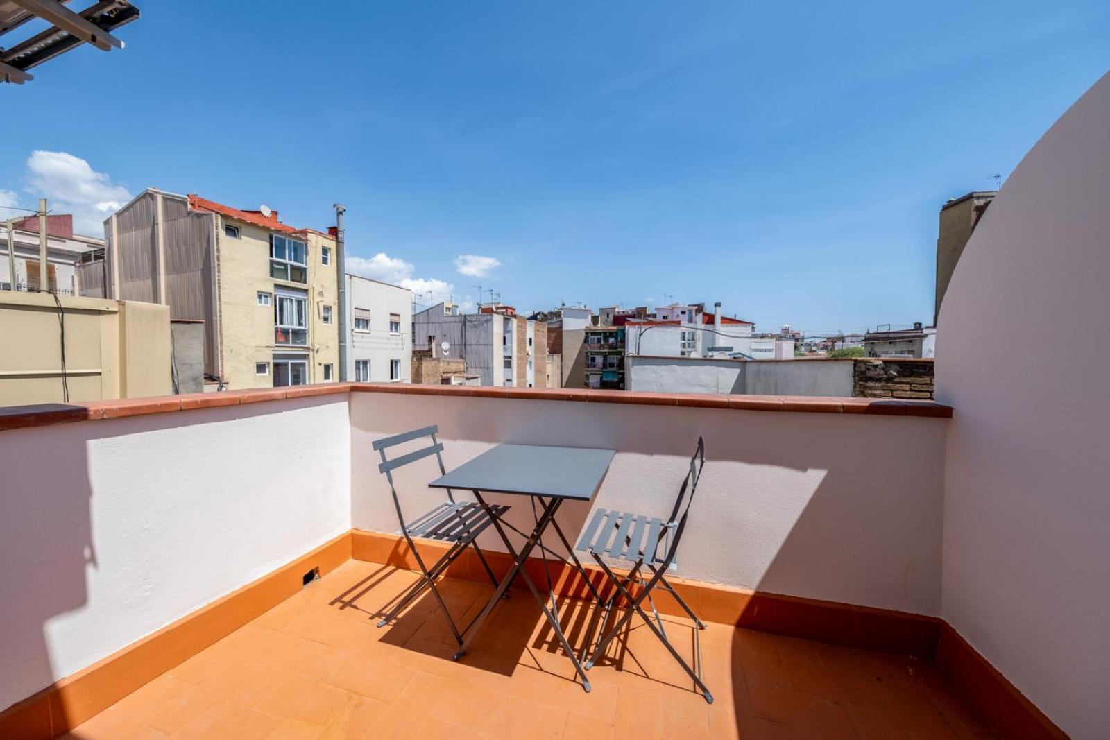 Ainb Barcelona Sants Apartments — Photos 1