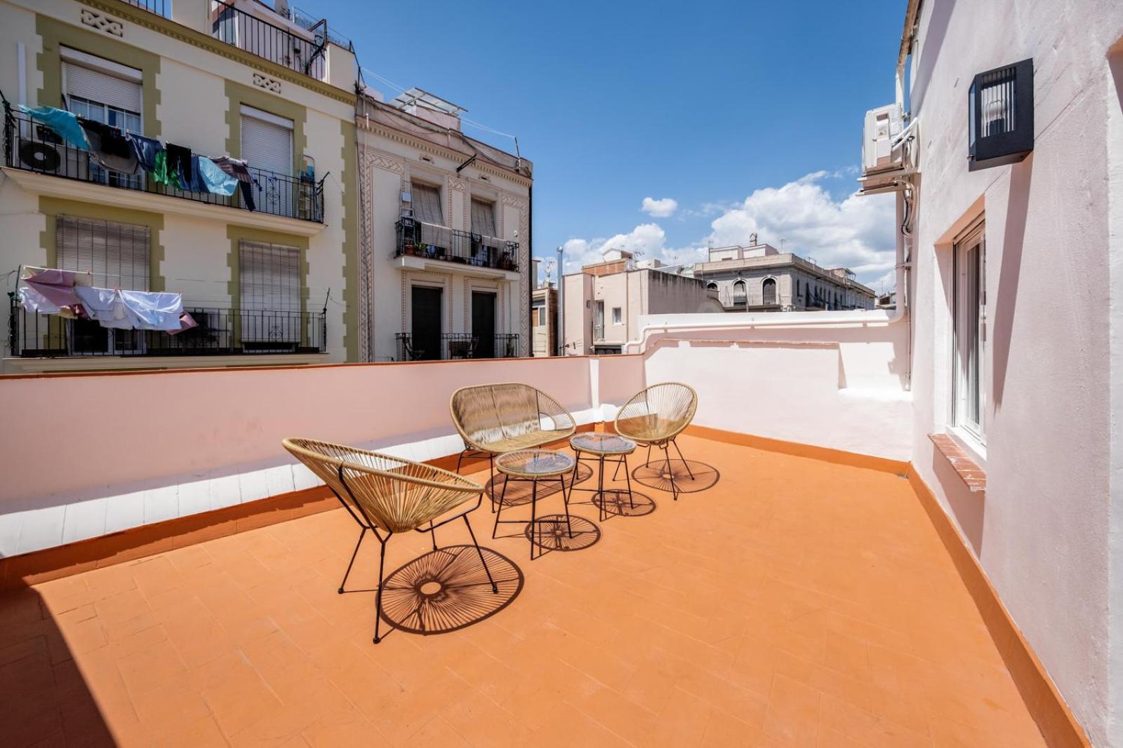 Ainb Barcelona Sants Apartments — Photos 3